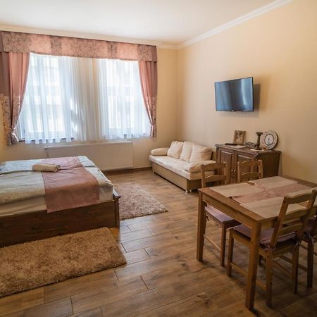 Toscana Apartman Gyula Esterno foto