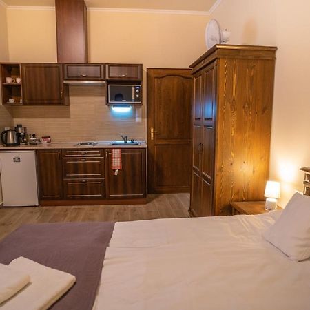 Toscana Apartman Gyula Esterno foto