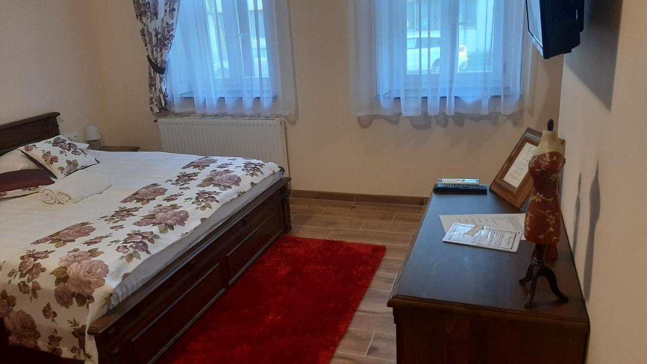 Toscana Apartman Gyula Esterno foto