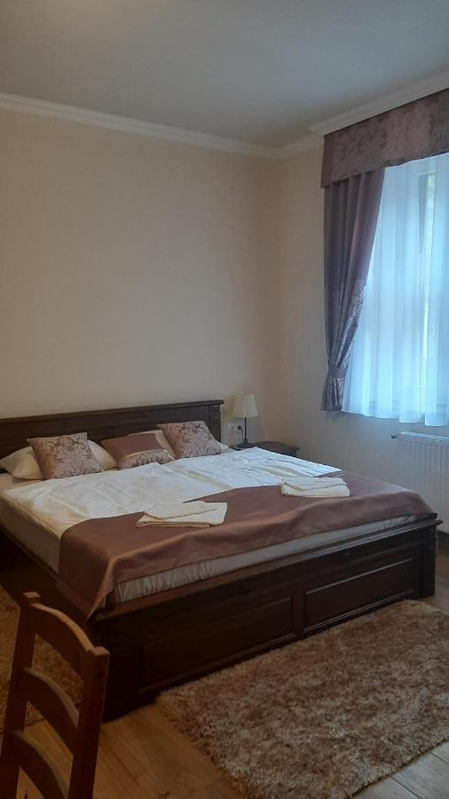Toscana Apartman Gyula Esterno foto