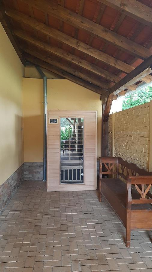 Toscana Apartman Gyula Esterno foto