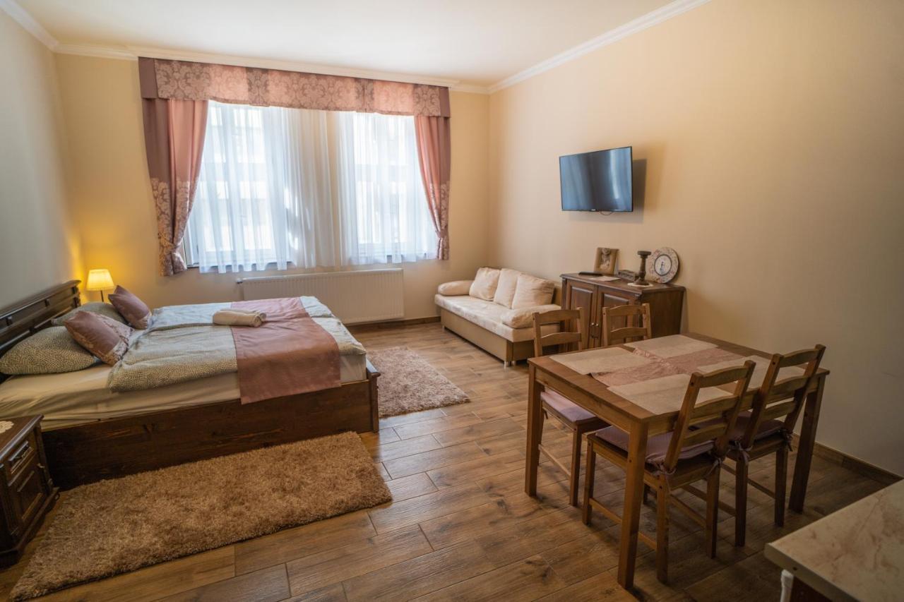 Toscana Apartman Gyula Esterno foto