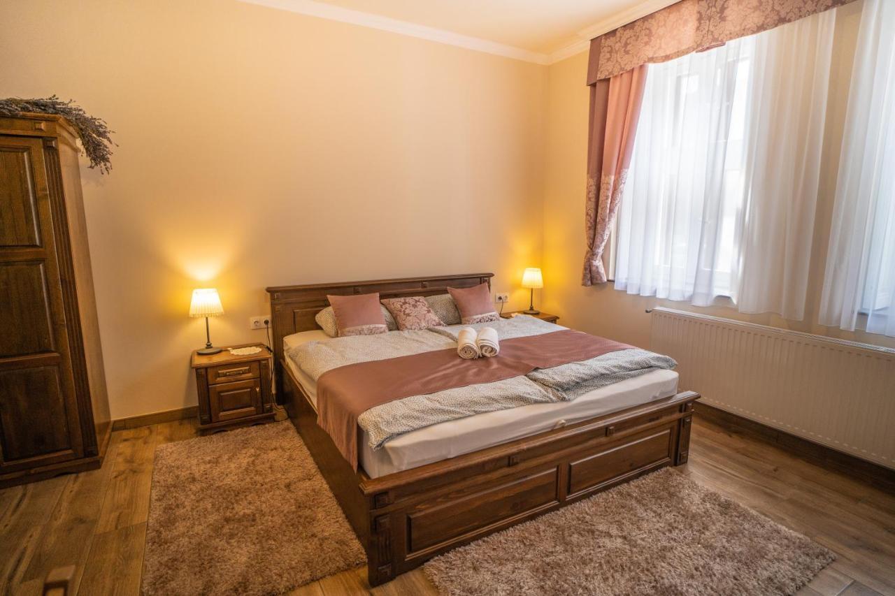 Toscana Apartman Gyula Esterno foto