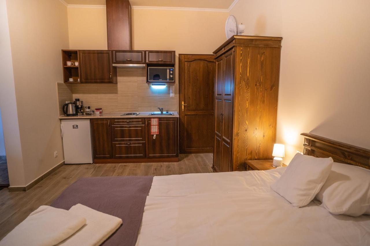 Toscana Apartman Gyula Esterno foto