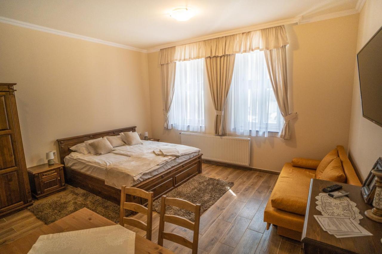 Toscana Apartman Gyula Esterno foto