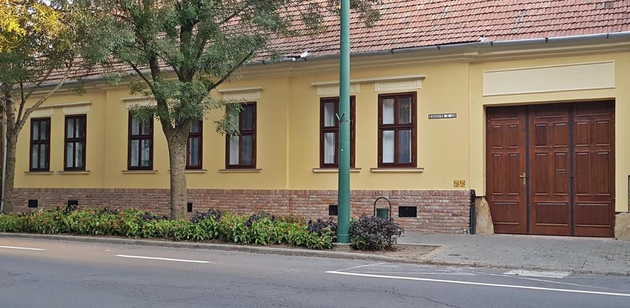 Toscana Apartman Gyula Esterno foto