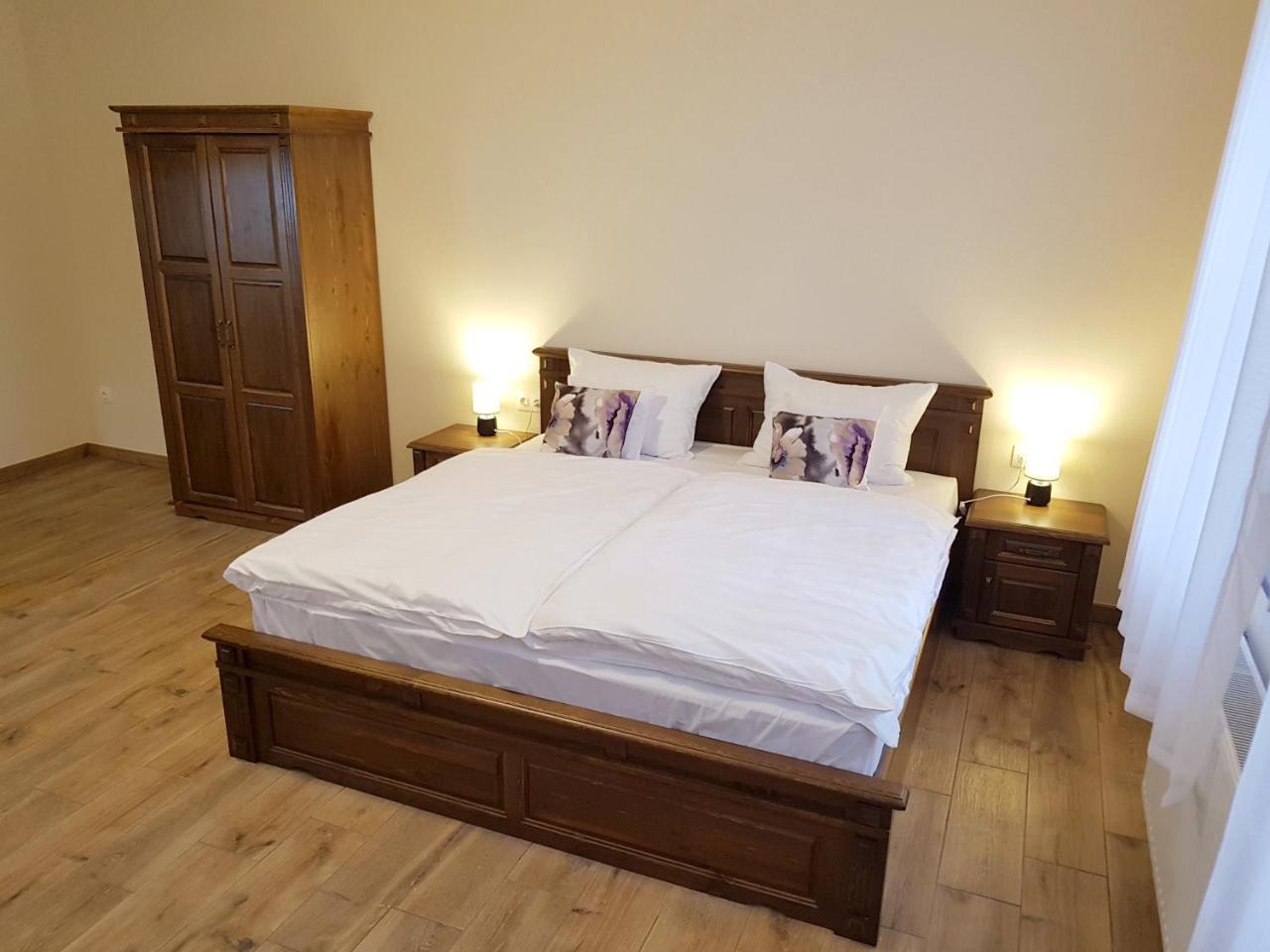 Toscana Apartman Gyula Esterno foto