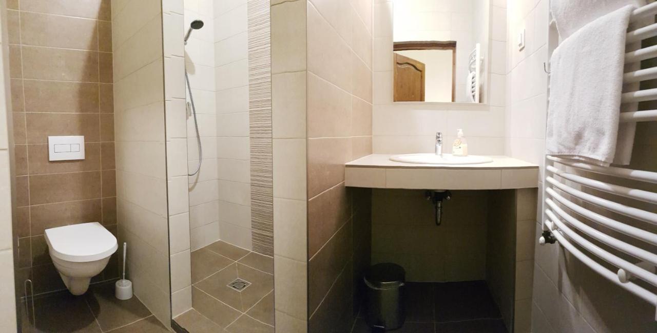 Toscana Apartman Gyula Esterno foto