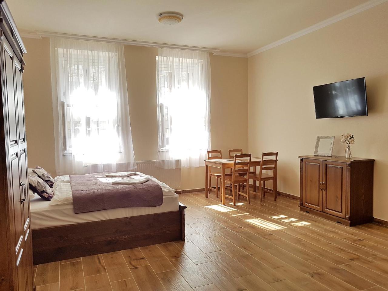 Toscana Apartman Gyula Esterno foto