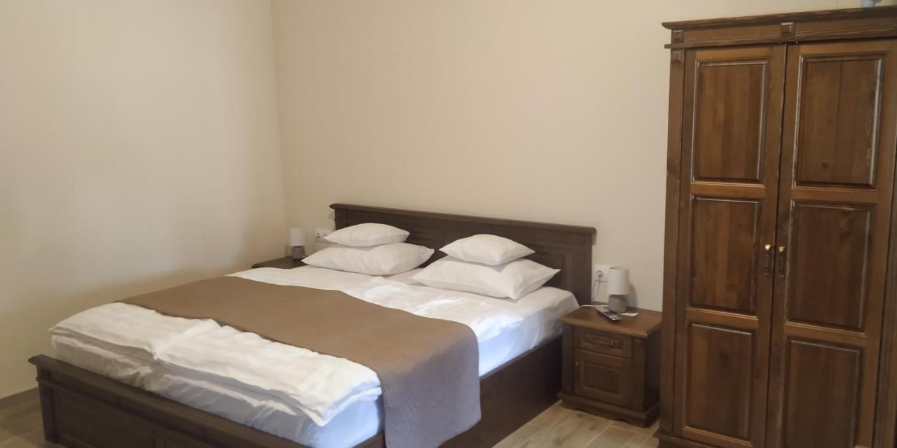 Toscana Apartman Gyula Esterno foto